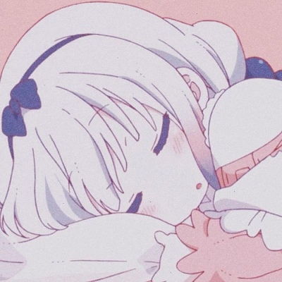 江郁磨砂质感动漫女生头像
