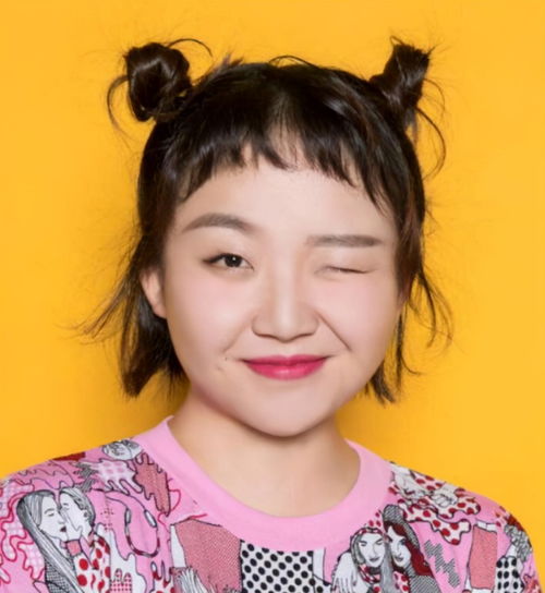 她是女版李佳琦,长得很丑,却用实力演技获得毒舌导演认可