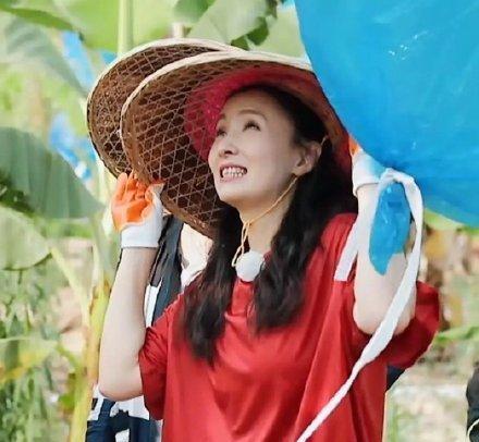 中年女性怎么穿出高级感来看看小陶虹的穿搭,简单低调却有质感