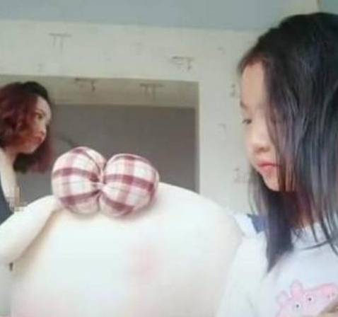 抖音再现马桶事件,情侣卫生间挂挡,网友抖音要凉凉