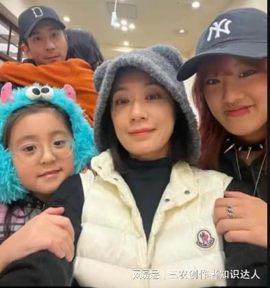 梧桐妹唇环现象探究个性表达与家庭温暖在贾静雯之家的和谐共存