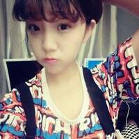 恐惧从悬崖一步步逼近唯美女生头像