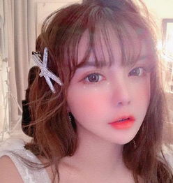 杨清柠是快手第一美看到韩安冉旧照,网友这才是校花