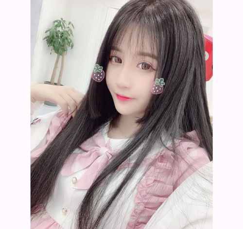 杨清柠喜获公主切发型,减龄还显脸小网友跪求同款