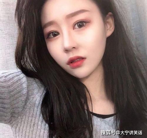 搞笑gif美女,你们两个配合的真好,动作真漂亮