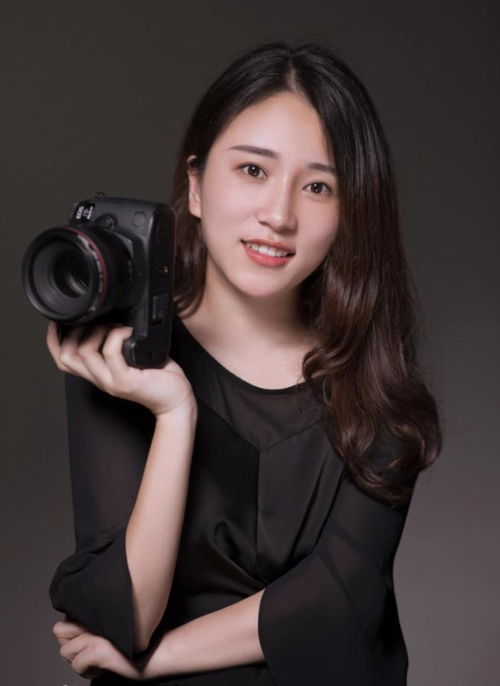 金融人拍短剧杀疯了,充值破100万,短剧女王只用2年