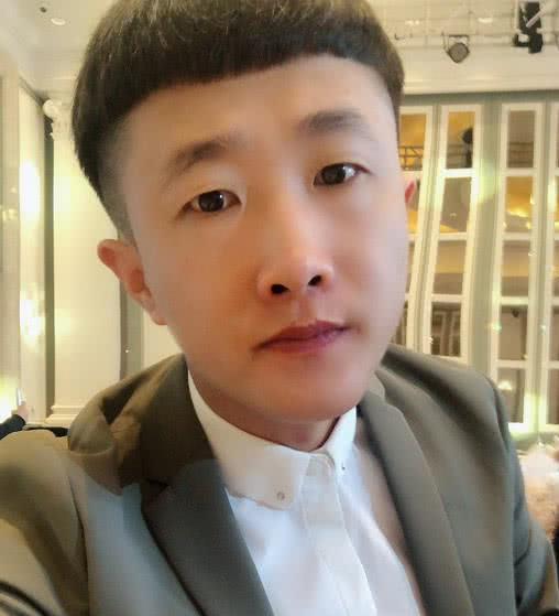 全网虚假主播一览蛇哥成笑话,本亮大叔年入百万哭穷,祁天道遭封杀
