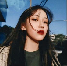 说说伤感到心痛的句子我不想说任何的话了