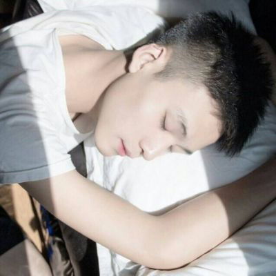 清新头像男真人文艺范2020好看的气质阳光男生头像