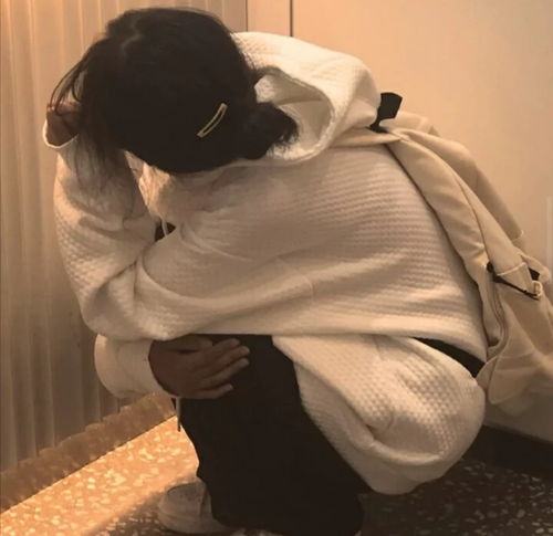 ins温柔挡脸女生头像
