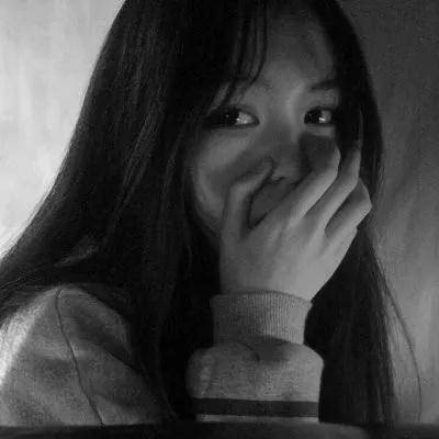说到心坎上的伤感句子,人生有两个词很心酸,爱而不得和得非所爱