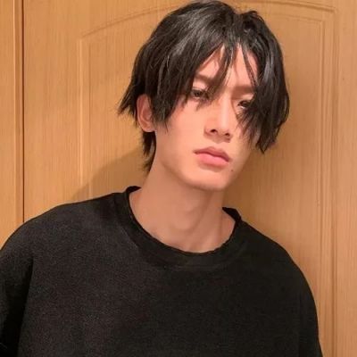 ins小清新文艺范男头靠近你的时男生头像我要个性网