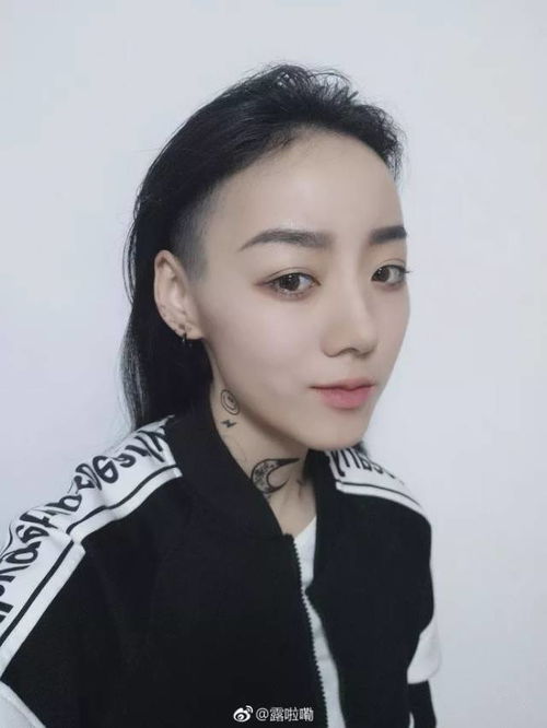 杨柳细腰大长腿剃头帅气霸气十足,这两个抖音小姐姐美的让你怀疑人生