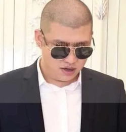 快手第一土豪辛巴直播哭诉,终躲不过抛妻弃子的称号,网友活该