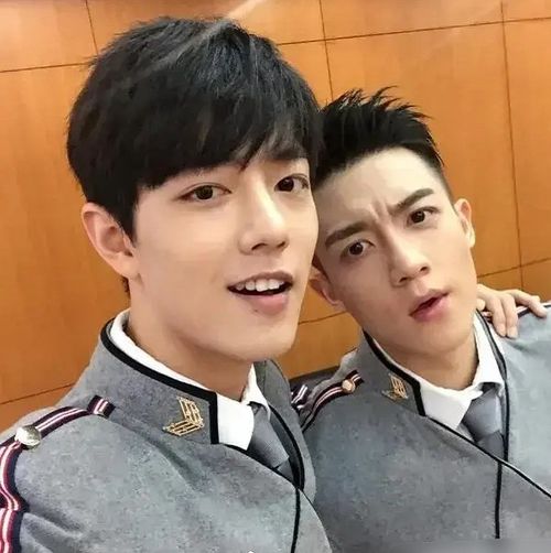 谷嘉诚前女友晒和李现聊天记录,公开实锤渣男,网友李现太逗了