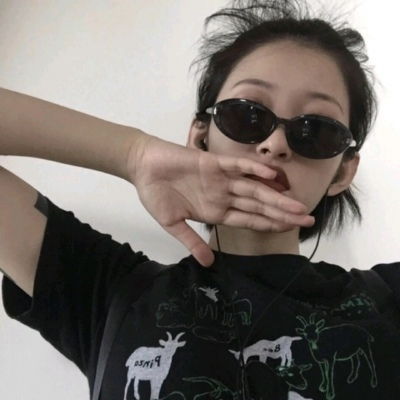 女生qq好冷酷头像图片,不倾城不娇媚不可爱的籹子