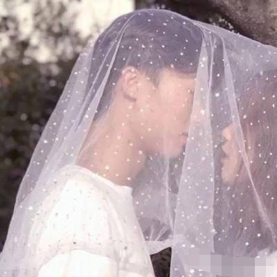 表面冷冰冰,却把喜欢的女孩宠上天的4个星座男,反差太大