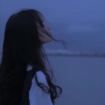 女生头像ins高级质感蓝色文案