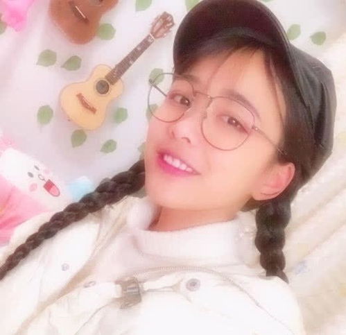 快手再现土豪,首充一个亿疯狂打赏女主播,二驴的却遭封号