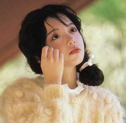森系ins女生头像你是一场盛大的梦,梦醒了我能怪谁