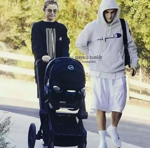 坐拥1.35亿粉丝的ins女王傻脸娜与justinbieber现身洛杉矶,旁边的婴儿车亮了