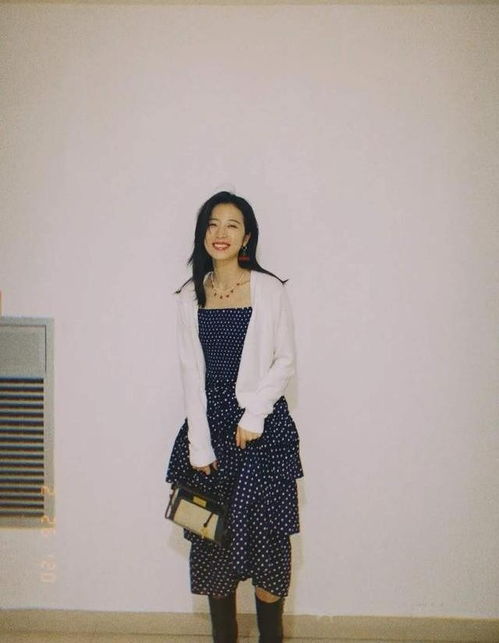 夏天怎么打造复古风别错过优雅的波点元素,很适合30女人
