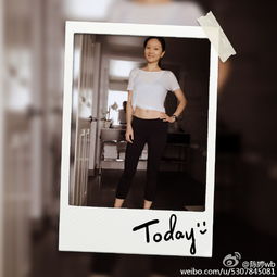一家五口排排坐张艺谋全家为小女儿庆生组图