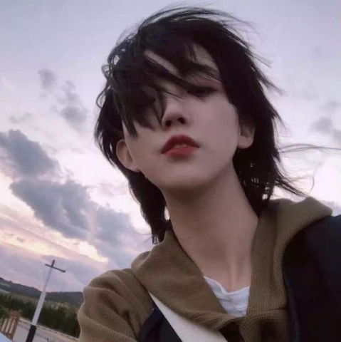 女生对你情有独钟,会在这3个时间主动找你,遇到过吗
