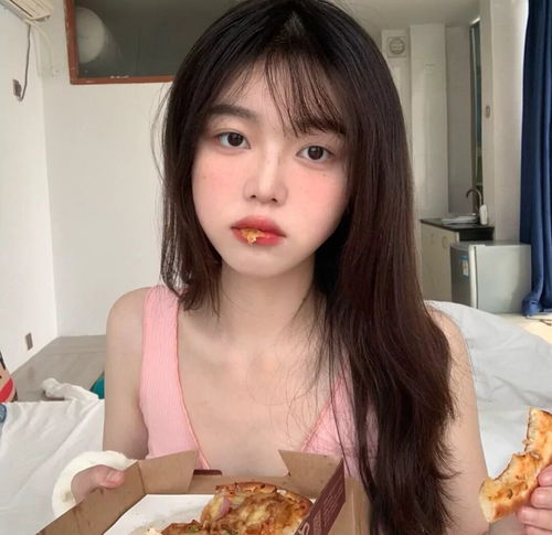 热恋中的女孩子可以表达开心的头像