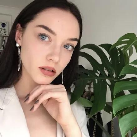 ins风欧美女头你是狂风暴雨,我撑伞爱你
