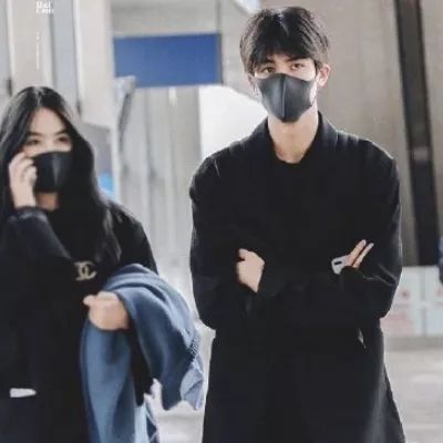 宋威龙全家福首次曝光,姐姐颜值不输女明星,网友出道稳红