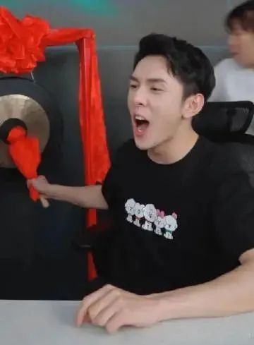 忙着上市团团转,抖音快手无暇双11