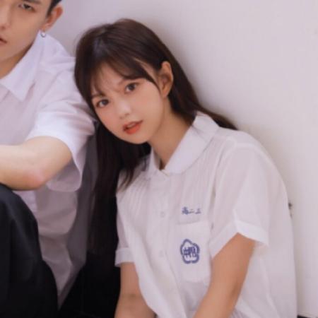 2020校园风甜美秀恩爱情侣头像一男一女