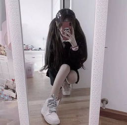 杨青柠深夜晒美照,丝袜腿抢镜,这衣服是新男友的吗