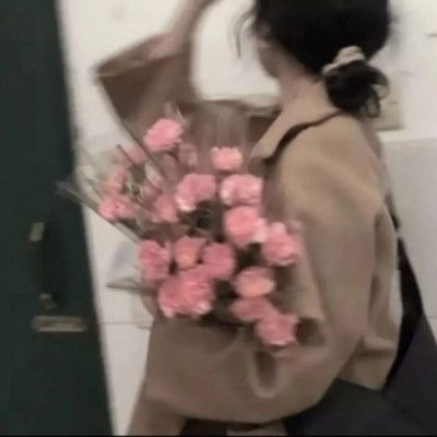 ins拿花女生头像