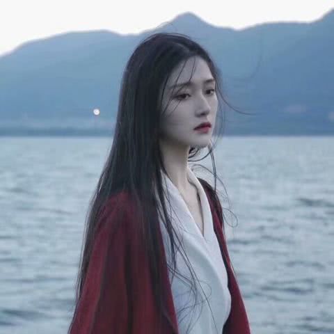 三人闺蜜头火了我们不是恋人,但是我们却做的都是恋人的事