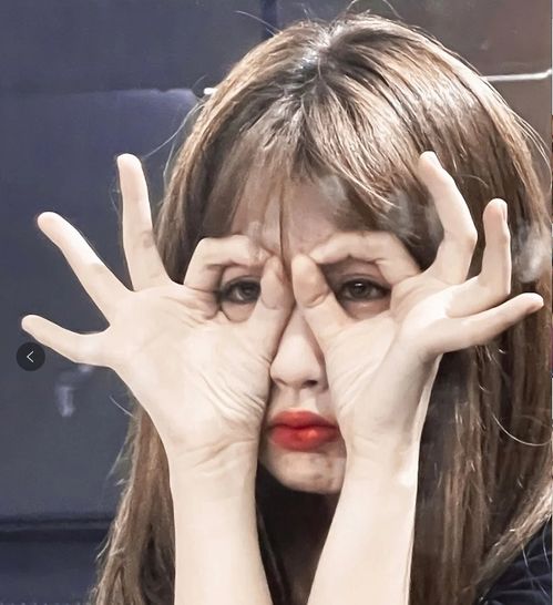 虞书欣同款美瞳,带货女王亲自下场囤货100盒