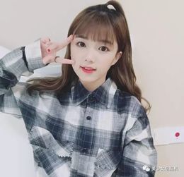 她是快手最美网红,但这大美瞳和整形过度的脸...