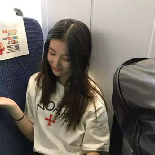 男生最讨厌女生的4个动作,吧唧嘴没教养,最后一个辣眼睛