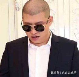 快手网红二驴直播下跪给各大主播道歉,求原谅却被网友说出真相