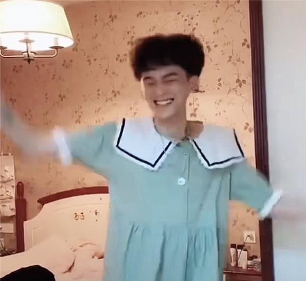 毛宸宸穿不点睡衣出镜,为维护男友形象,杨清柠情商果然够高