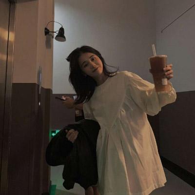潮流范儿微信头像女生简单大方ins系列