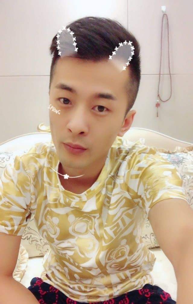 网红结婚花7千万成龙王力宏到场,他什么来历