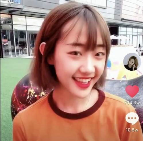 抖音网红女神温婉莉哥,一个靠美颜一个靠实力,你们喜欢谁