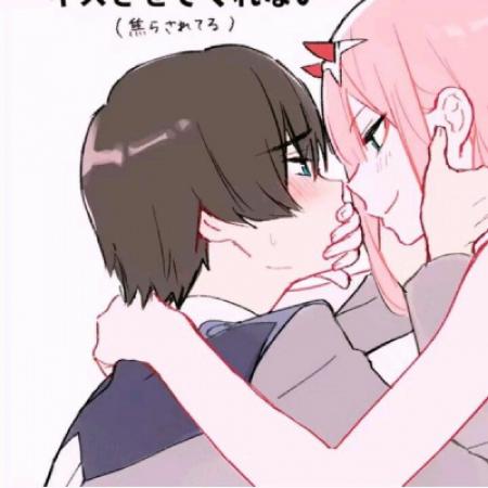 漫画情侣头像一男一女,带着淡然的表情