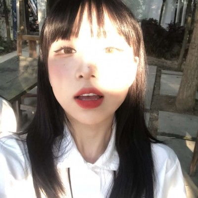 网红女生头像我不想那么喜欢你