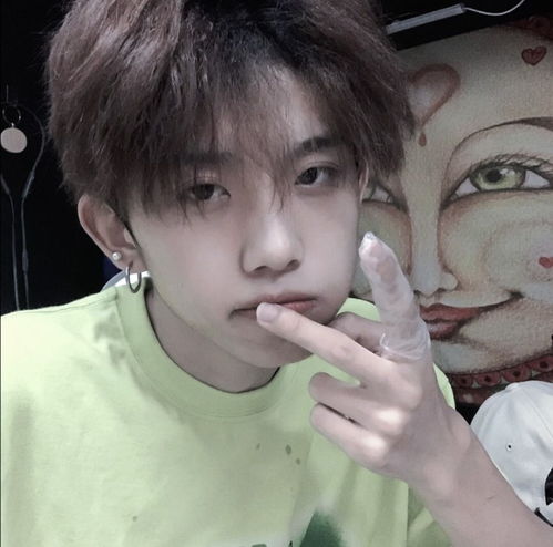 ins个性超酷文艺范真人男生头像