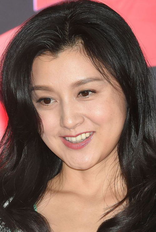 她是日本顶级美女曾把郭富城迷得神魂颠倒,如今胖得变样