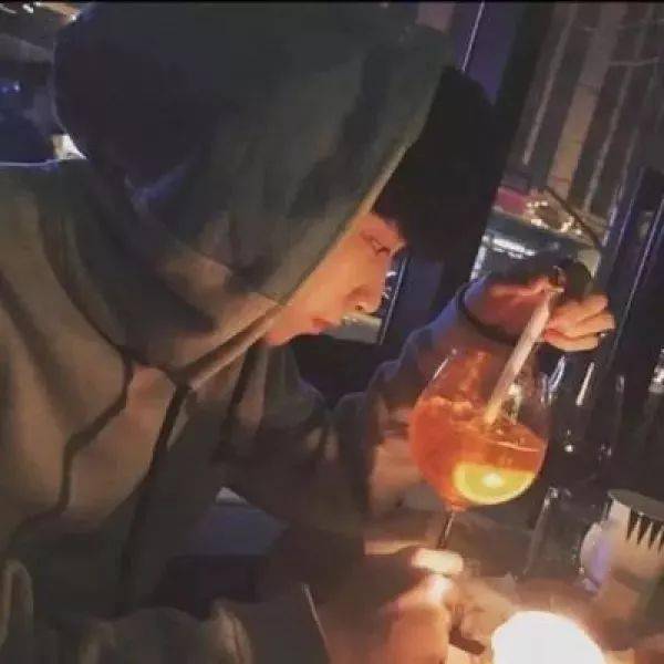 头像成长最痛的一课是那个你从未设防的人,朝你开了最猛的一枪