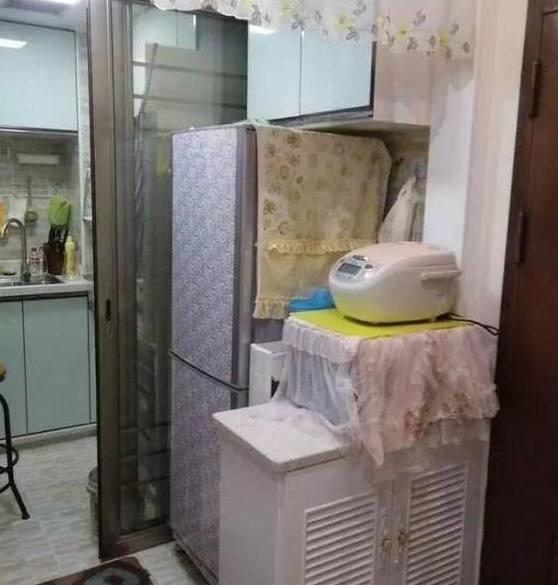 一家5口住60平,客厅自建阁楼,解决了居住空间不够的问题